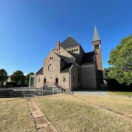 Central Lejlighed I C אודנזה